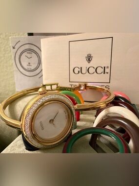 Gucci Diamond Cut Interchangeable Bezel Bangle Watch Set With Box & Papers